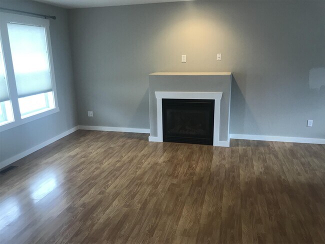 Building Photo - 1717 Bluestone Dr