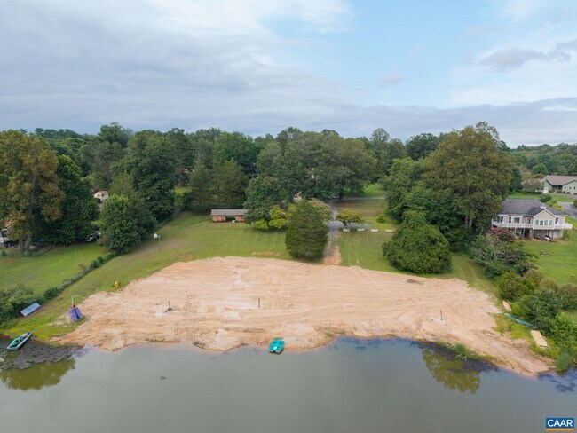 Building Photo - 497 Sunset Dr