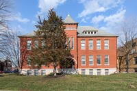 Building Photo - 133 W Locust St