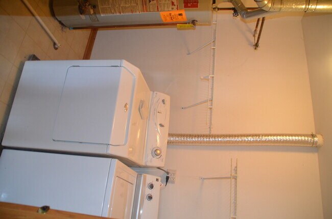 Building Photo - 2503 Dickens Dr