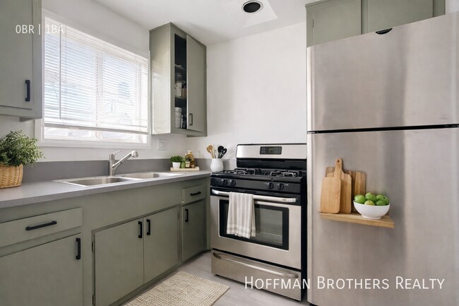 Building Photo - 905 Fedora St