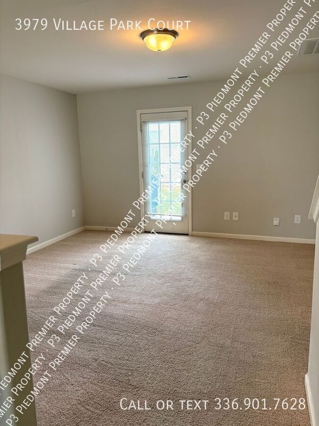 Building Photo - 3979 Village Park Ct