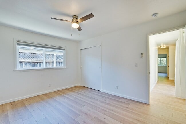 Building Photo - Welcome to this Beautifully Updated 3 Bed ...