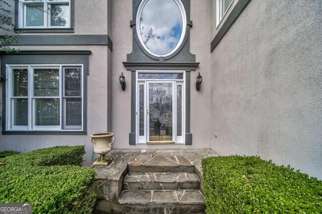 Building Photo - 2011 Town Lake Hills W