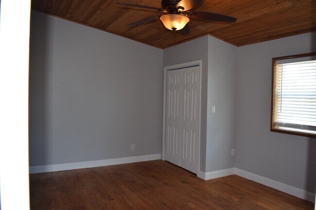 Building Photo - 2718 Viola Ln