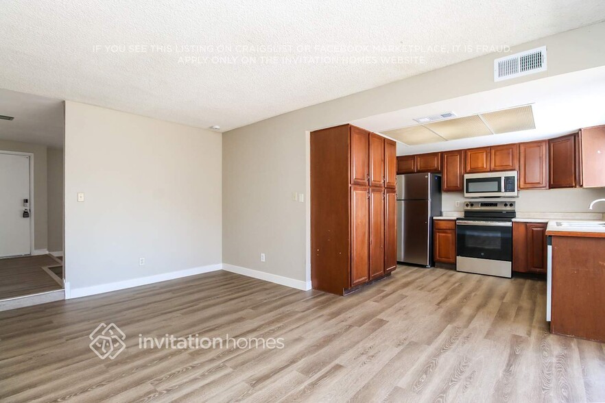 Building Photo - 6627 S 44th St