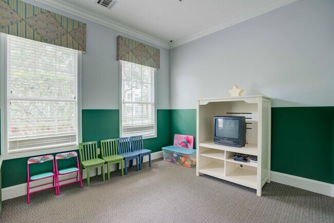Building Photo - 224 Murcia Dr