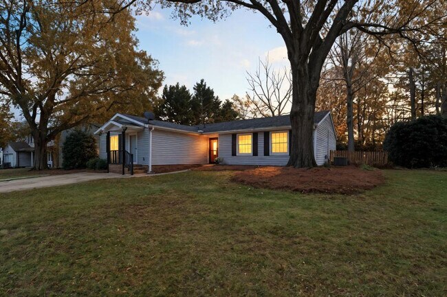 Building Photo - 7417 Shadowlake Dr