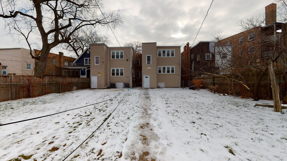 Building Photo - 2038 W Estes Ave