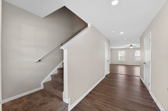 Building Photo - Spacious 4BR House in Charlotte