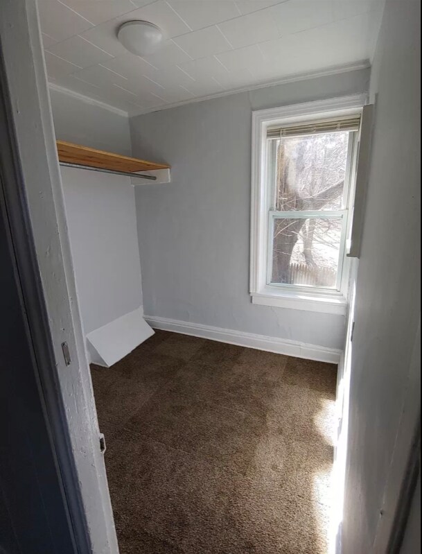 Building Photo - 1004 5th Ave