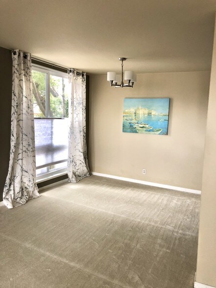 Building Photo - 1700 San Carlos Ave