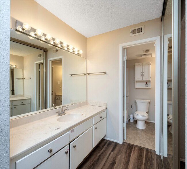 Building Photo - 13483 Garden Grove