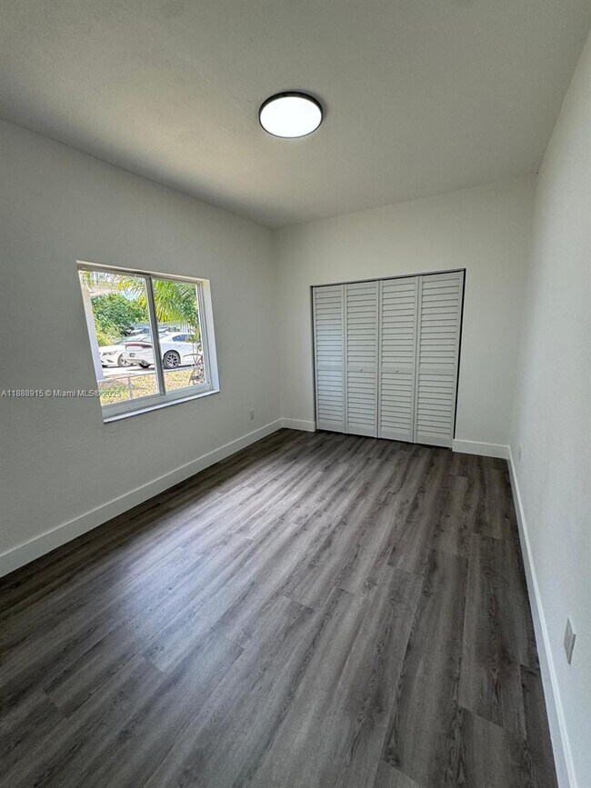 Building Photo - 3039 NW 51st Terrace