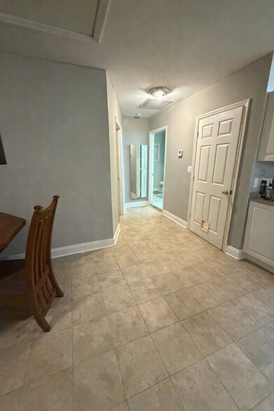 Building Photo - 6610 Golden Gate Pky