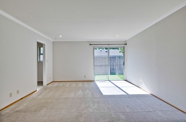 Building Photo - 1534 Crespi Dr