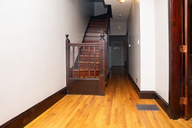 Building Photo - 12 Payson Ave
