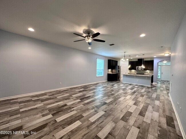 Building Photo - 65 Lone Eagle Way
