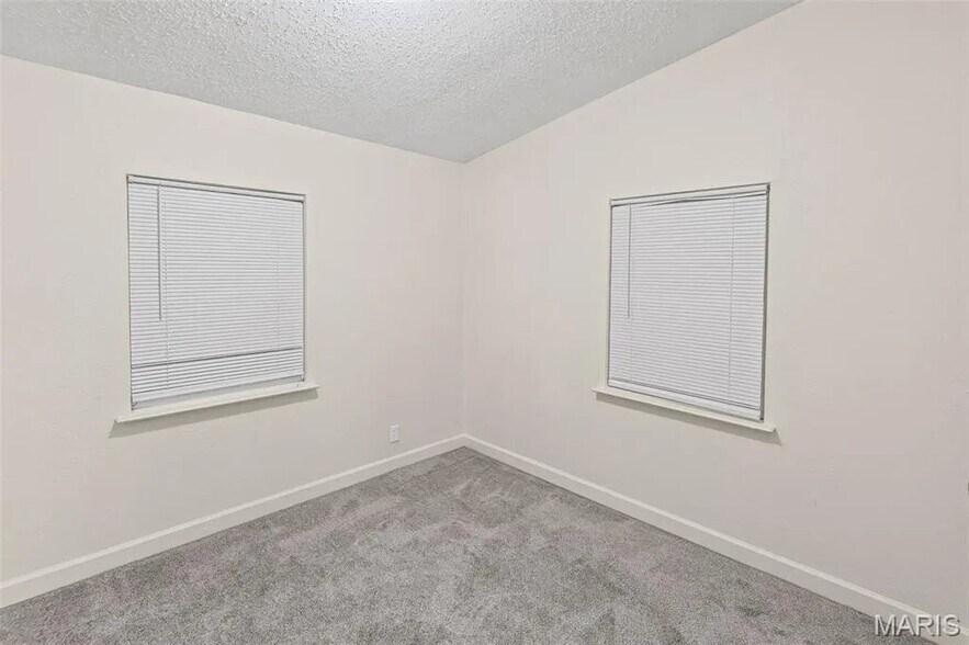 Building Photo - 502 St Thomas Ln