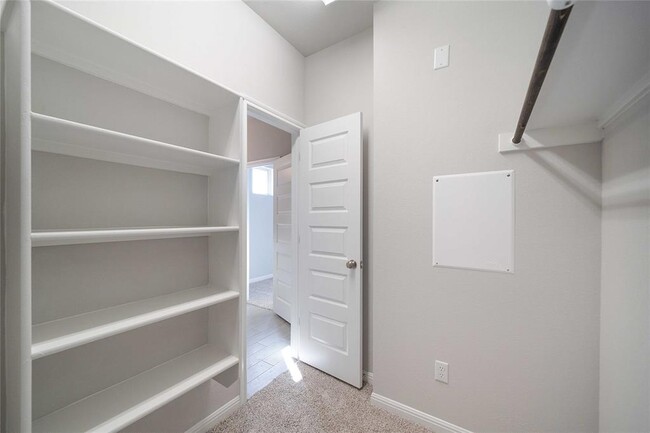 Building Photo - 140 Drifter Ln