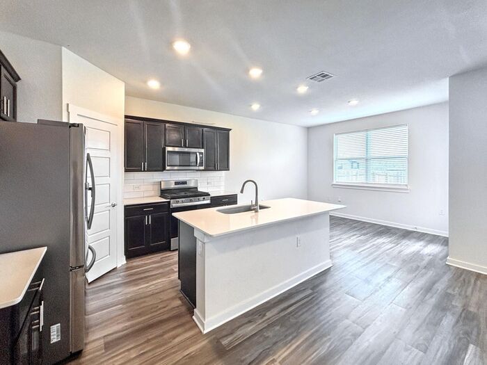 Building Photo - 14005 Lubeck Dr