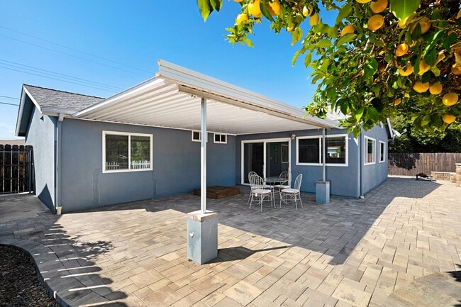 Building Photo - Beautiful 3BD 2BA House Sitting on Over 1/...