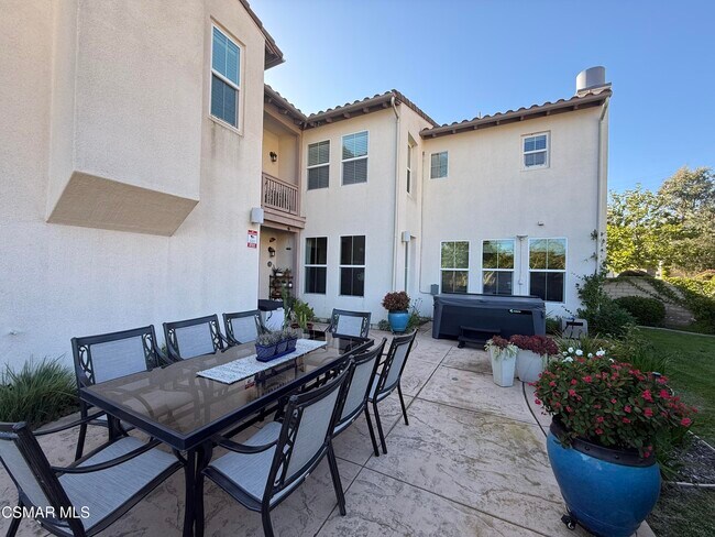 Building Photo - 60 Via el Toro