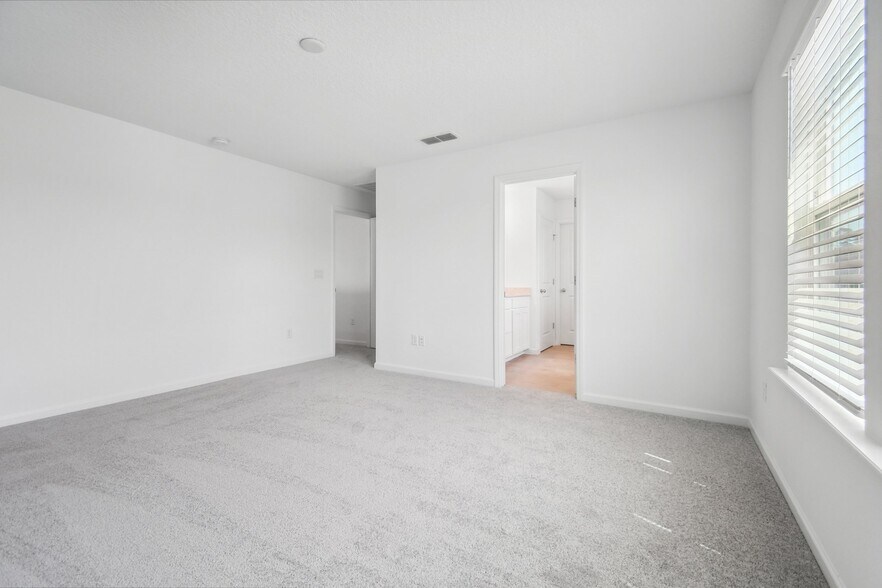 Building Photo - 2608 Lavender Loop