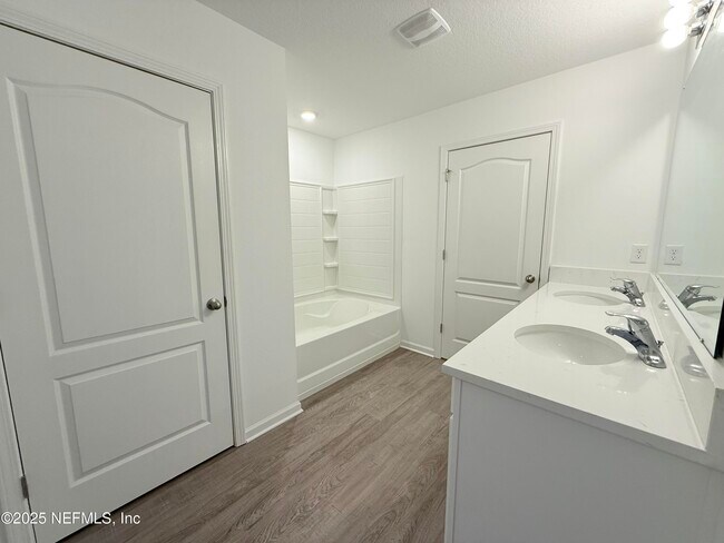 Building Photo - 2308 Shady Breeze Ln