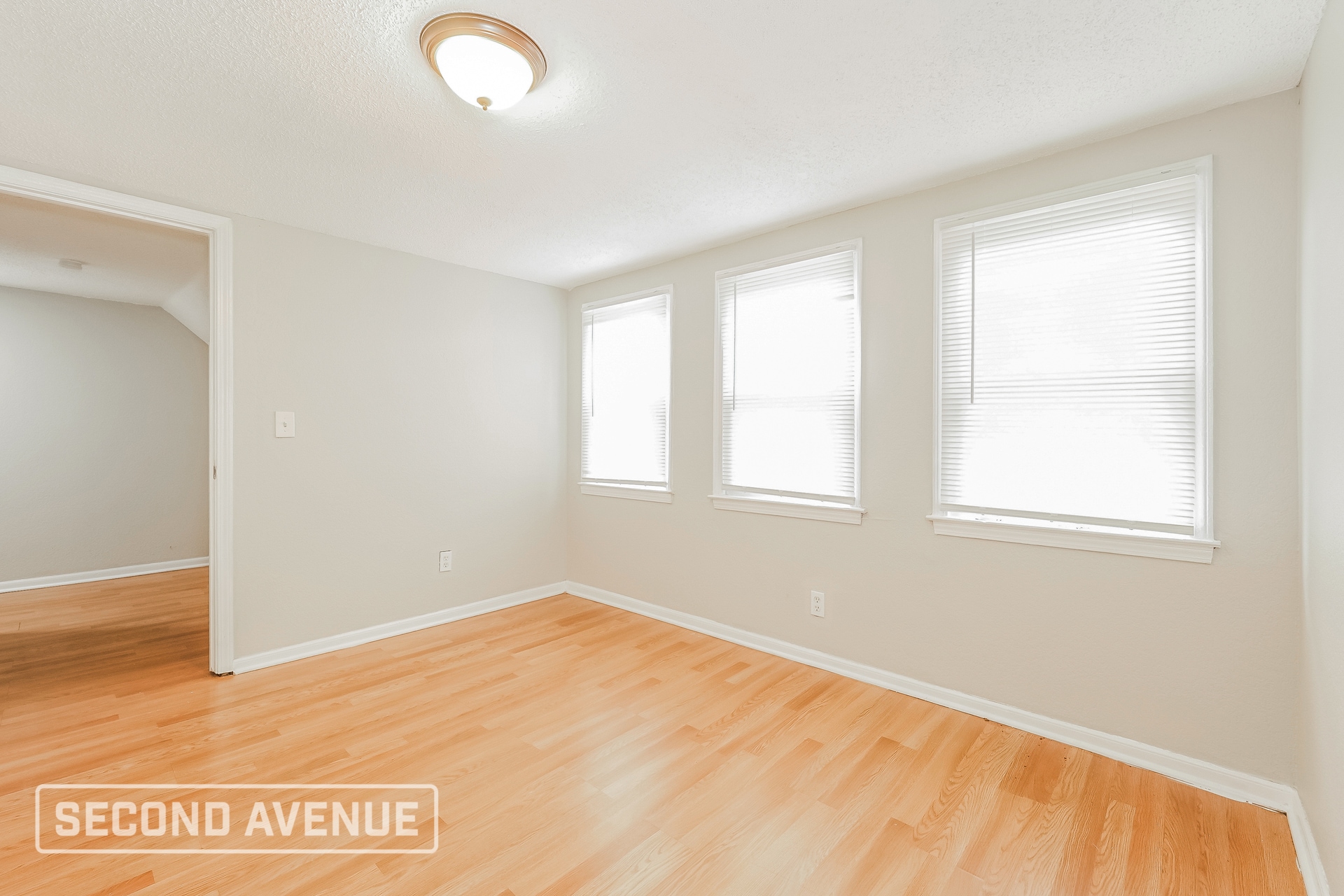 Building Photo - 4412 Kensington Ave