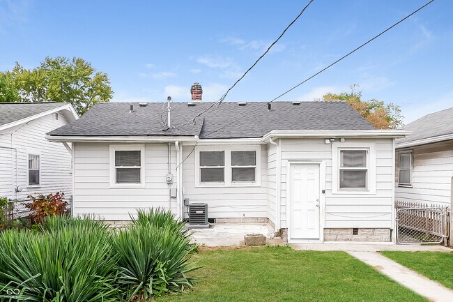Building Photo - 951 N Kealing Ave