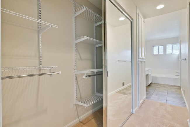 Building Photo - 4616 Hampton Falls Pl
