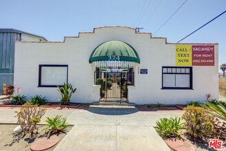 Building Photo - 324 E Esther St