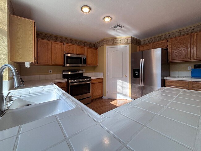 Building Photo - Stunning Updated 4-Bedroom Home with Private Spa in Summerlin North