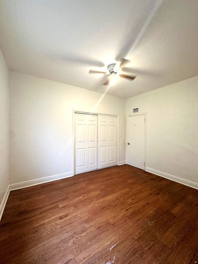 Building Photo - Huge 3 Bed House For Rent