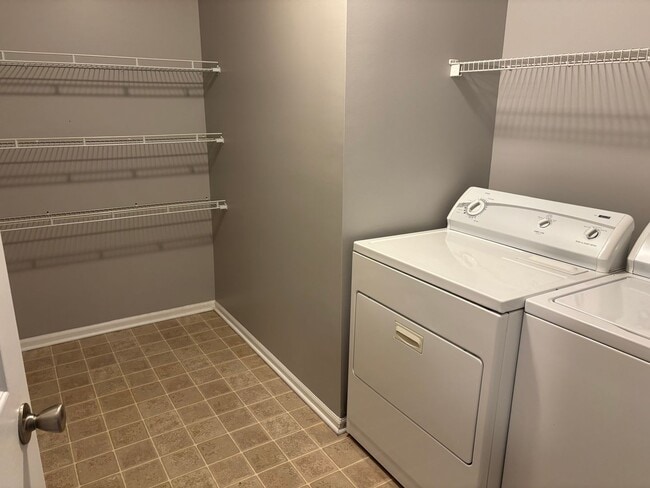 Building Photo - Knapps Corner Townhome available now. Forest Hills Schools