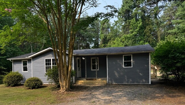 Building Photo - 44297 Miles Village Dr