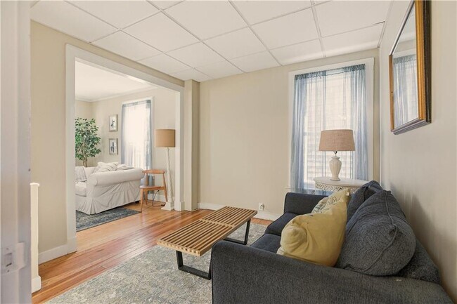 Building Photo - 8 Carey St