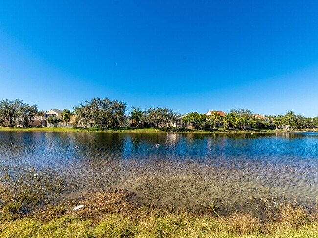 Building Photo - 381 Cameron Dr