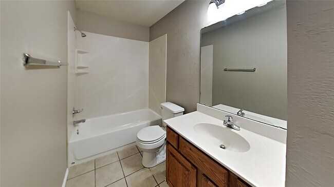 Building Photo - 2025 NW 176th Terrace