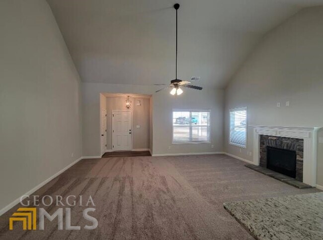 Building Photo - 275 S Ridge
