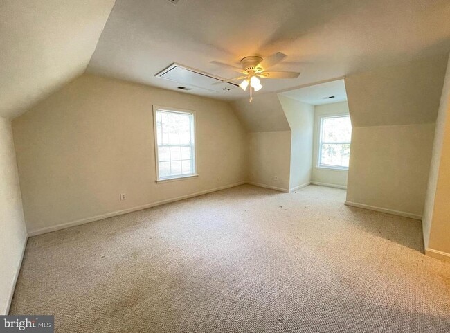 Building Photo - 10197 Madison Dr