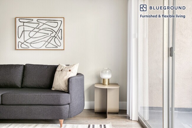 Building Photo - 3333 W 2nd St