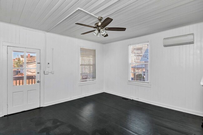 Building Photo - 203 Oliver St