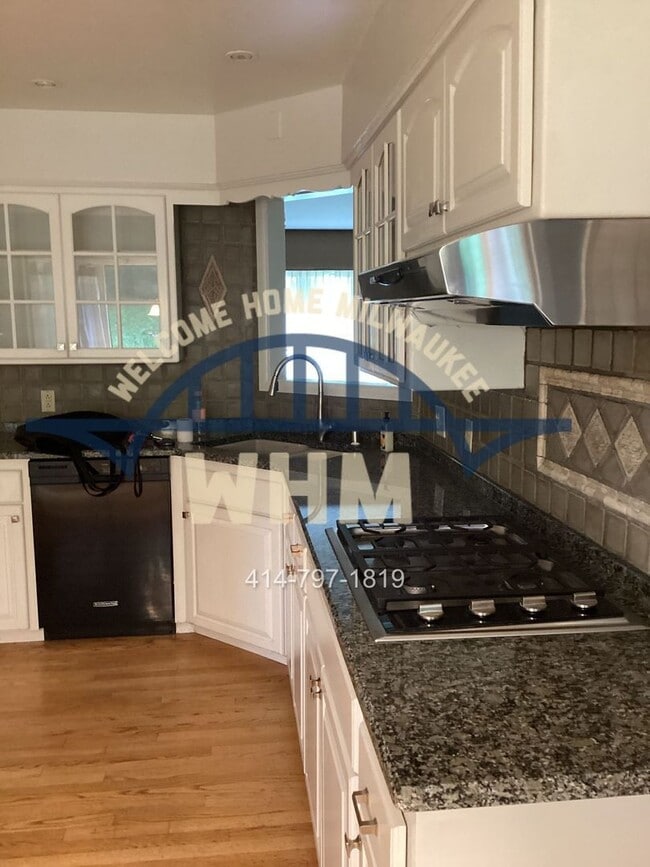 Building Photo - 1660 Lindhurst Ct