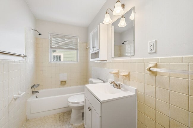 Building Photo - 1017 Onslow St