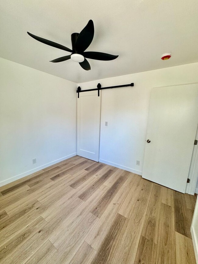 Building Photo - 2 Bedrooms/1 Bath AVAILABLE NOW!