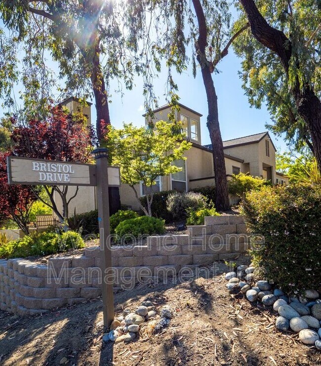 Building Photo - 695 Bristol Dr