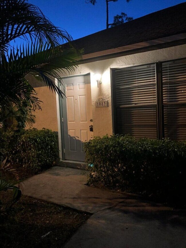 Primary Photo - 1083 Goldenrod Rd