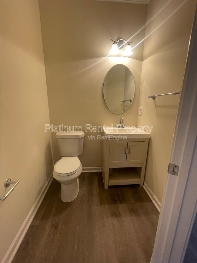 Building Photo - 5545 Weddington Dr